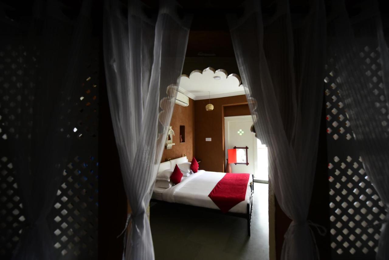 Hotel Udai Niwas By The Lake Udaipur Luaran gambar