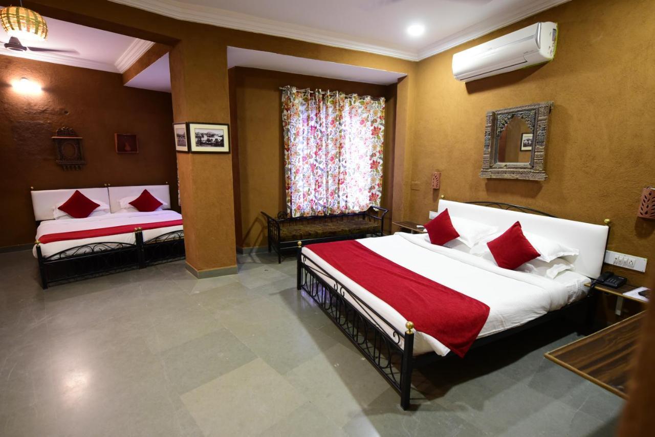Hotel Udai Niwas By The Lake Udaipur Luaran gambar