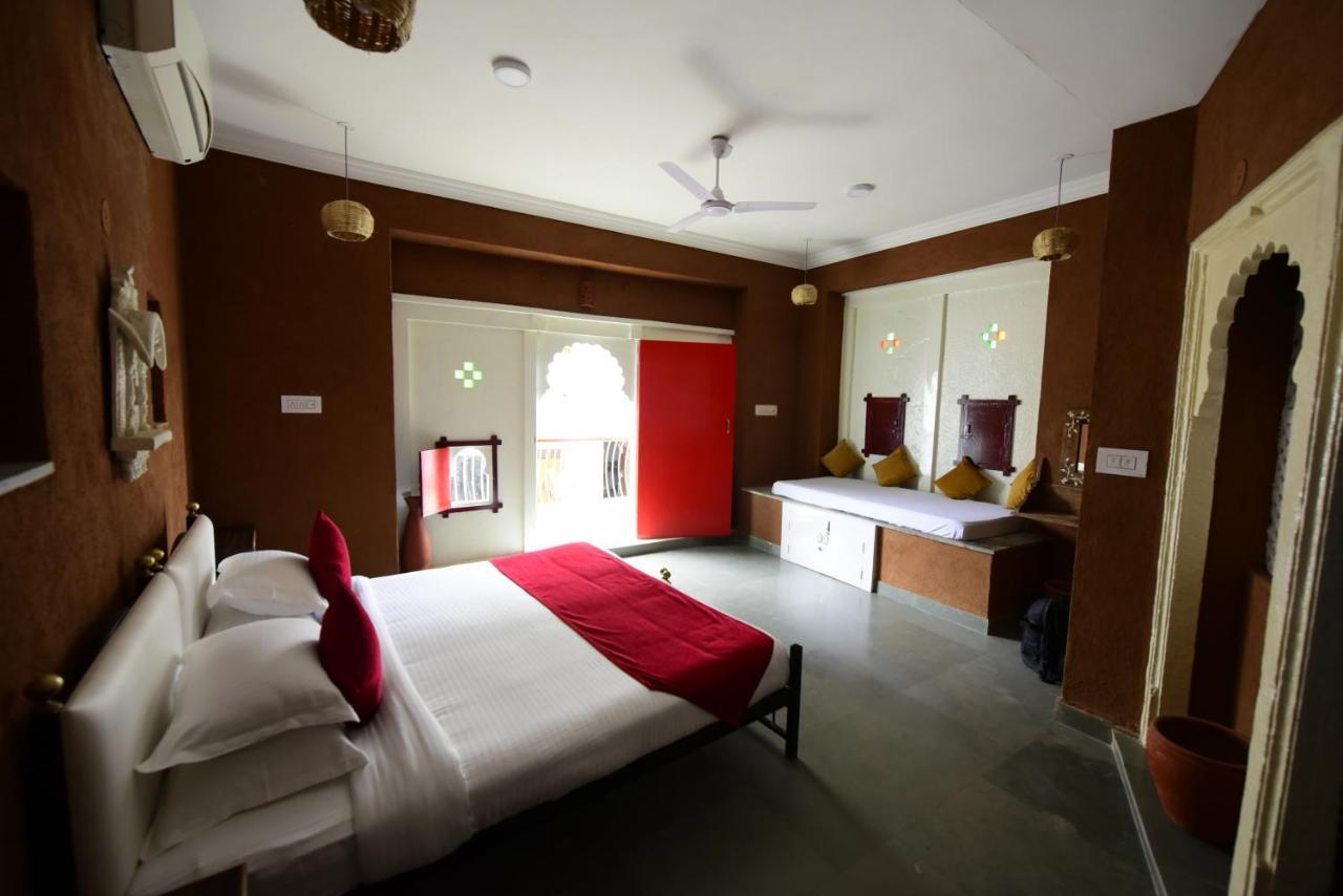Hotel Udai Niwas By The Lake Udaipur Luaran gambar