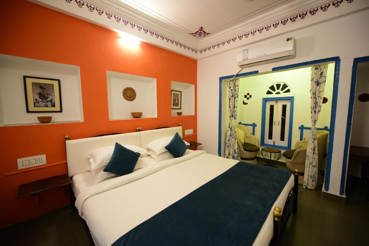 Hotel Udai Niwas By The Lake Udaipur Luaran gambar