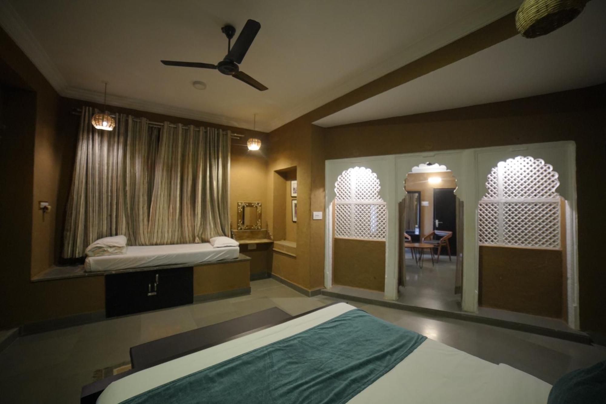 Hotel Udai Niwas By The Lake Udaipur Luaran gambar
