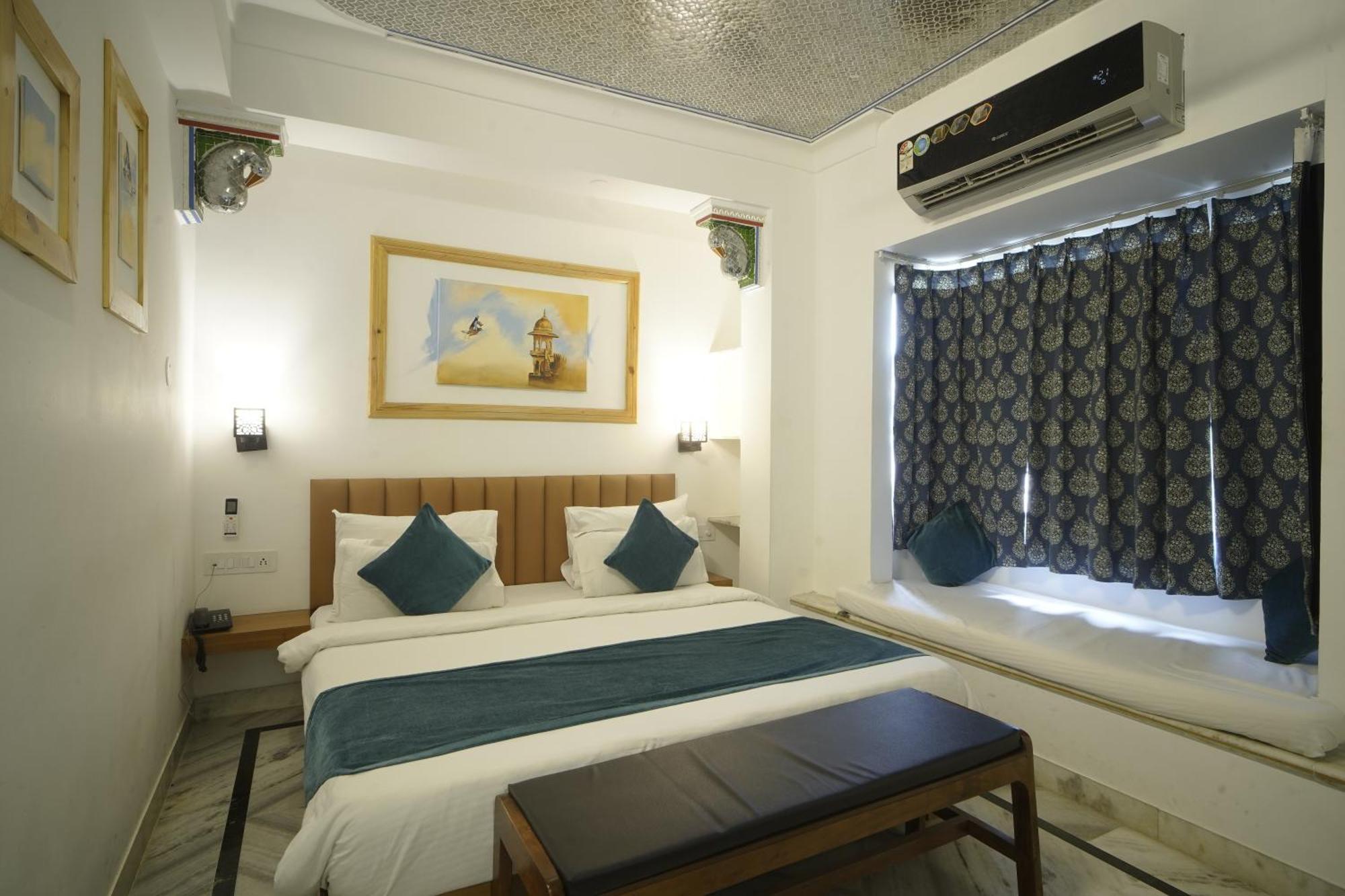 Hotel Udai Niwas By The Lake Udaipur Luaran gambar