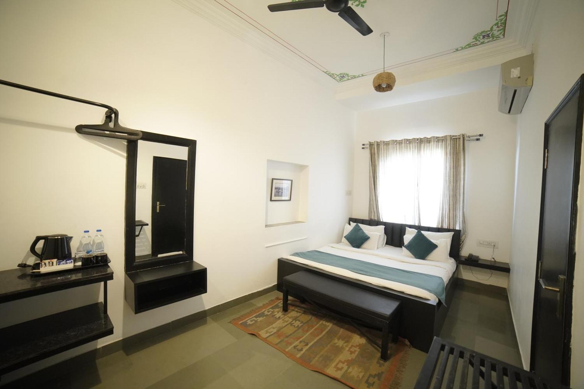 Hotel Udai Niwas By The Lake Udaipur Luaran gambar