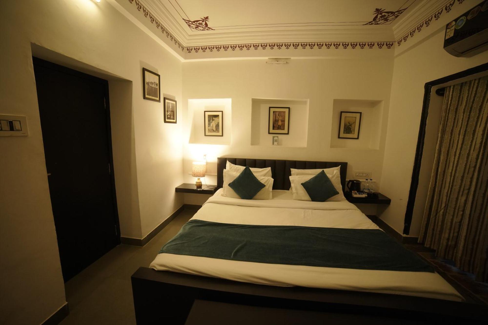Hotel Udai Niwas By The Lake Udaipur Luaran gambar